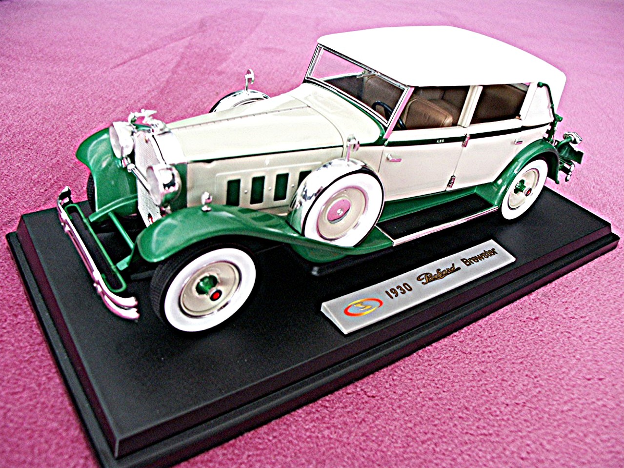 1:18 Packard Brewster gruen-weiss 1930