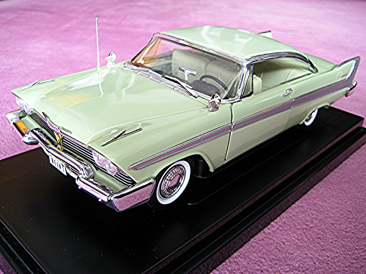 1:18 Plymouth Belvedere mint 1958
